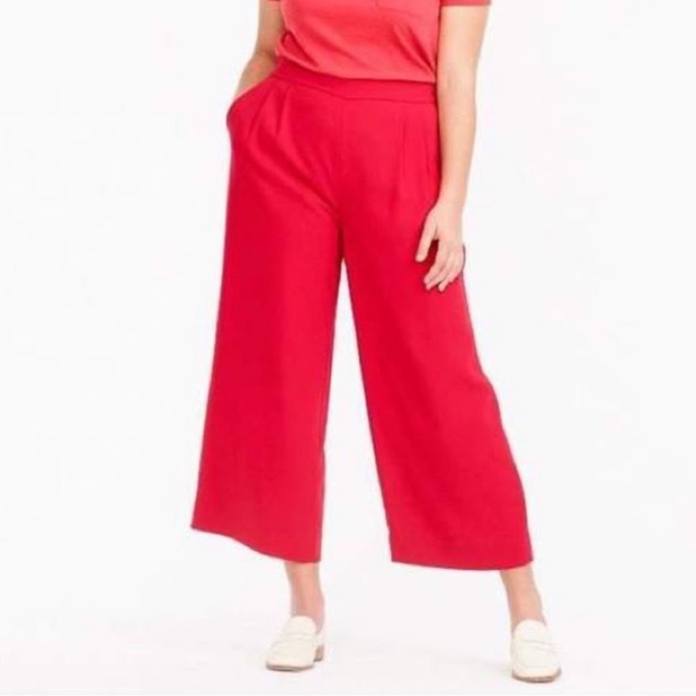 J. Crew size 6 365 pull on wide leg capri pants in excellent like new condition.